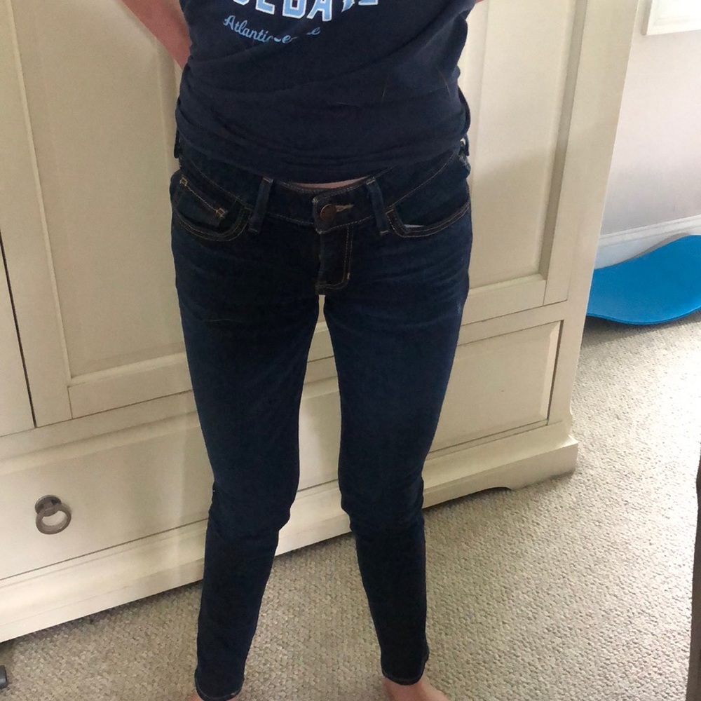 EUC Hollister skinny jeans! W26 L 29. Great buy!